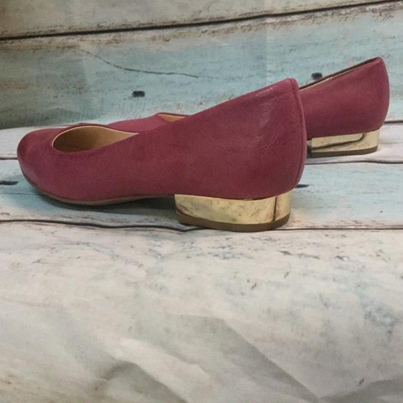 Issac Mizrahi Leather Flats Shoes - Picture 4 of 5